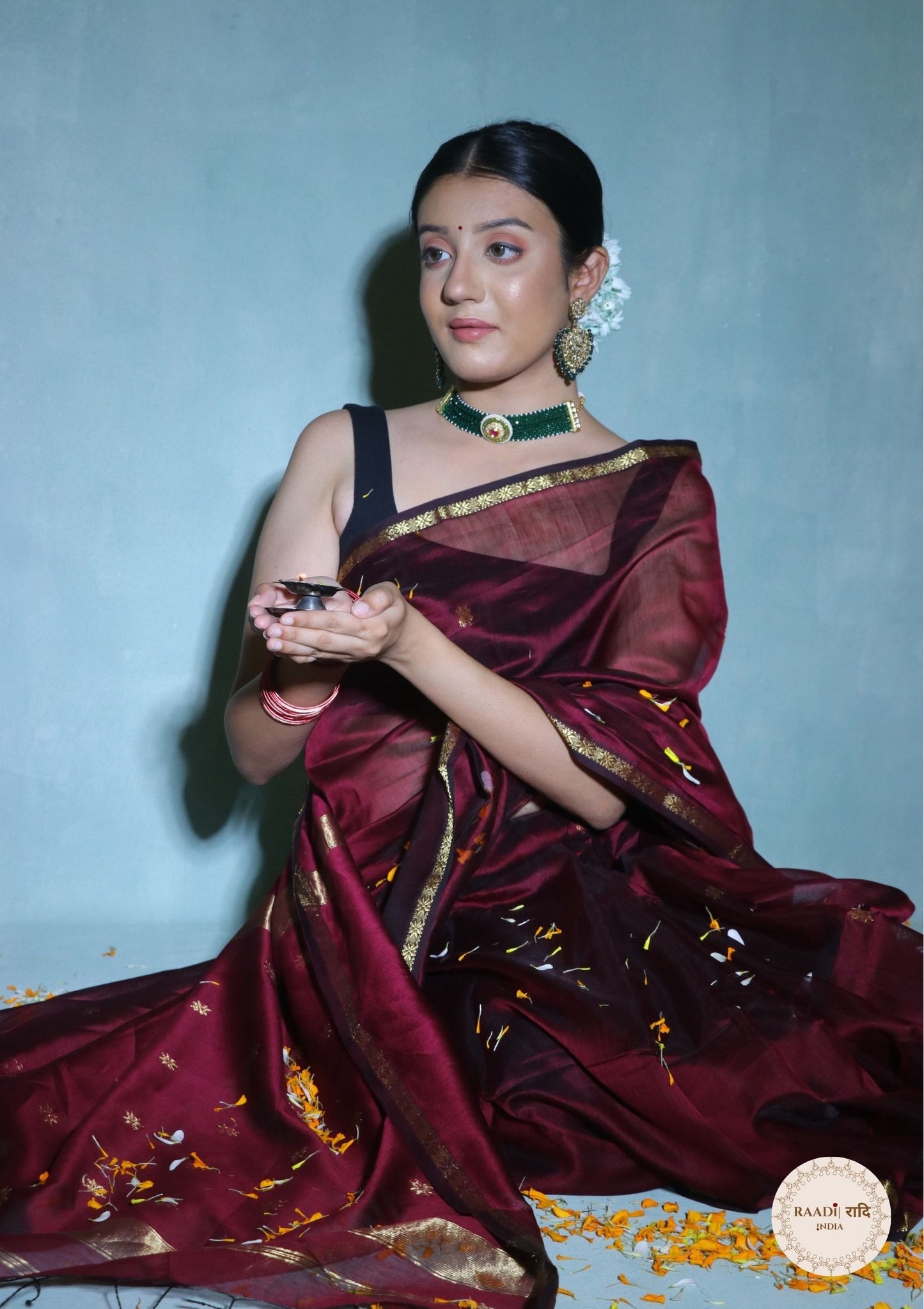 Handloom Maheshwari Cotton Silk Saree with Zari Border