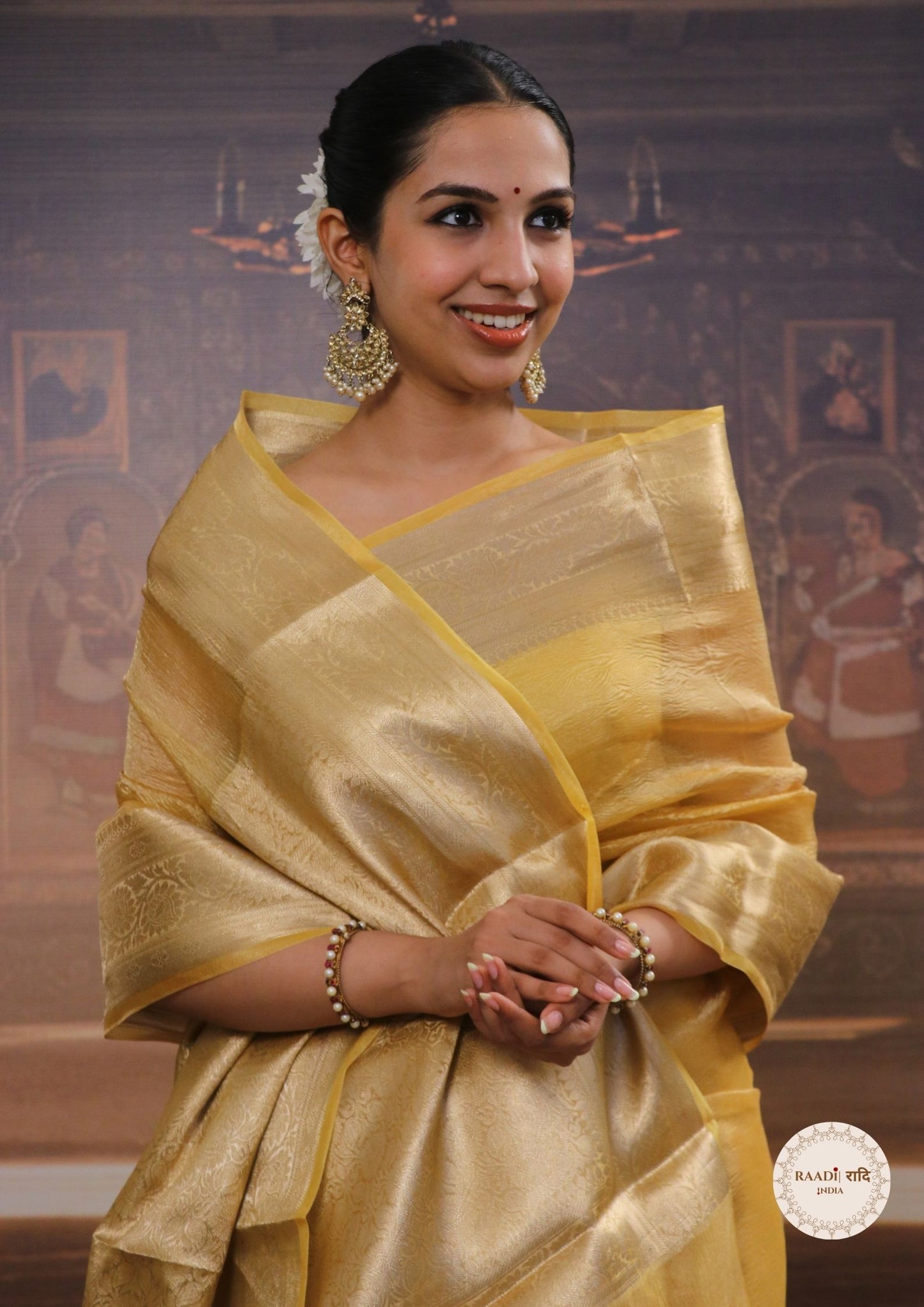 Crushed Tissue Saree With Zari and Banarasi Border
