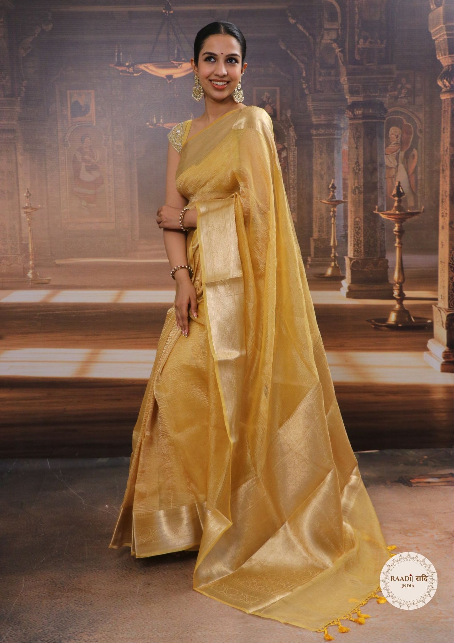 Crushed Tissue Saree With Zari and Banarasi Border